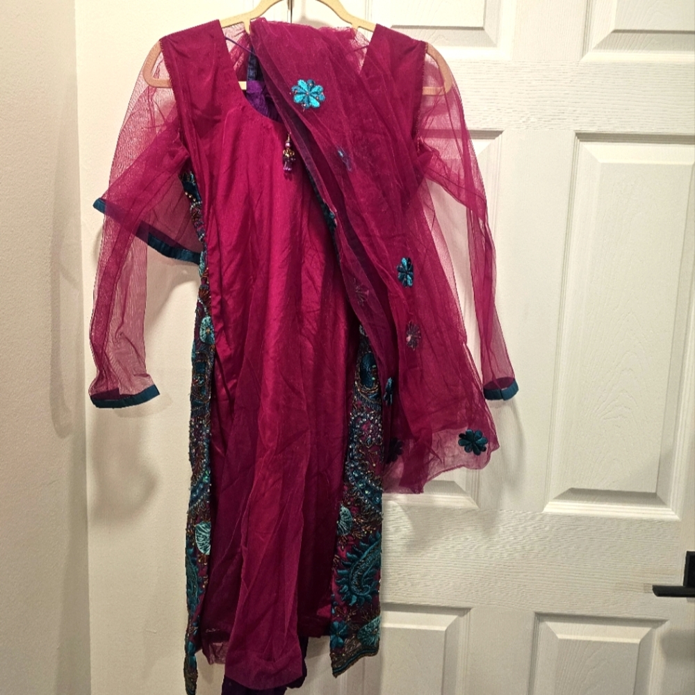 Indian Salwaar (leggings) - Kurta (tunic) set with dupatta (scarf) Tailored set